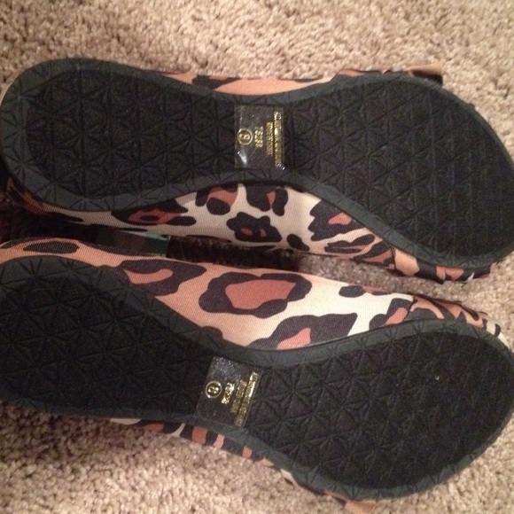 Shoes - Picture 4 of 4