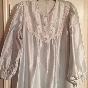 Vintage Nightgown 💙