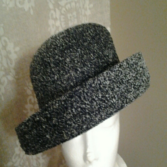Salt-n-Pepper Boucle hat