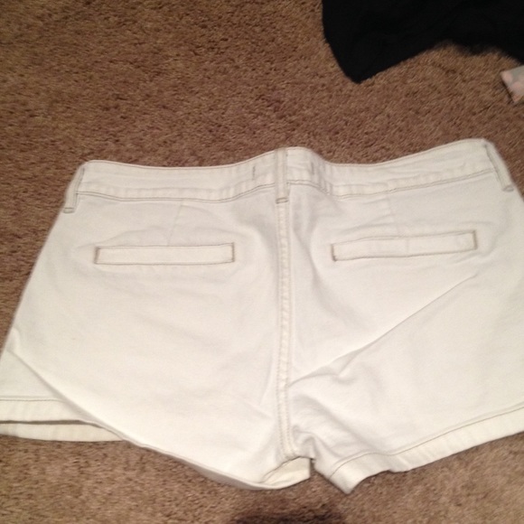 Shorts - Picture 3 of 4