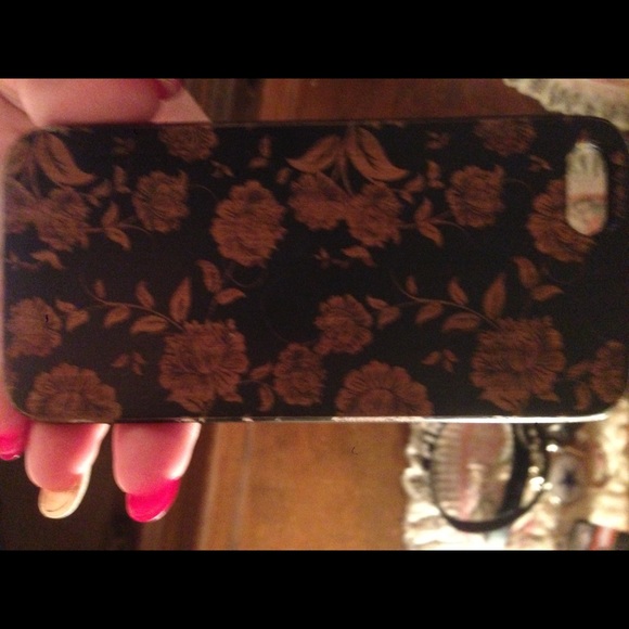 iPhone 5 wood carve case