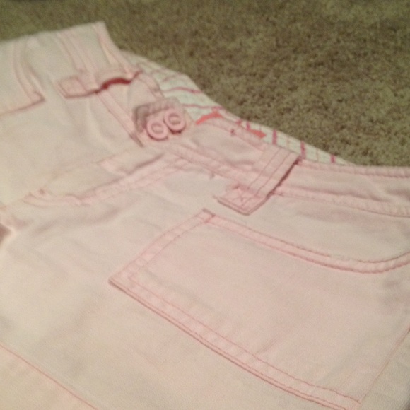 Shorts - Picture 2 of 4