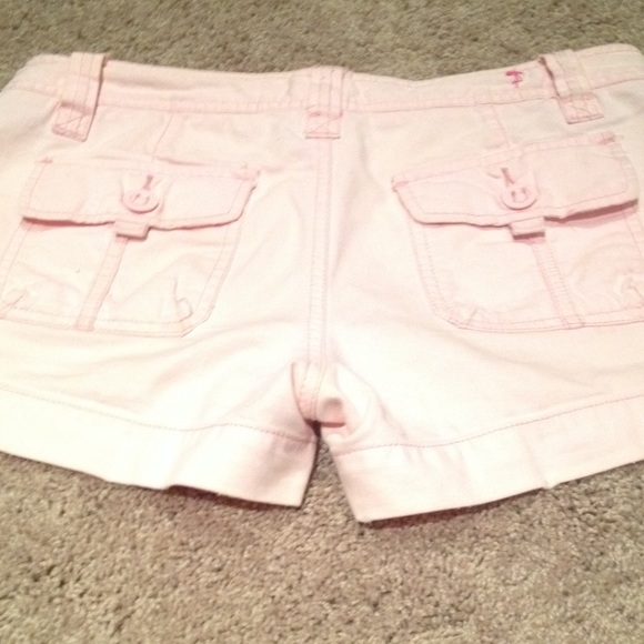 Shorts - Picture 3 of 4