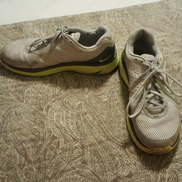 Nike Dynamic Support Running Shoe