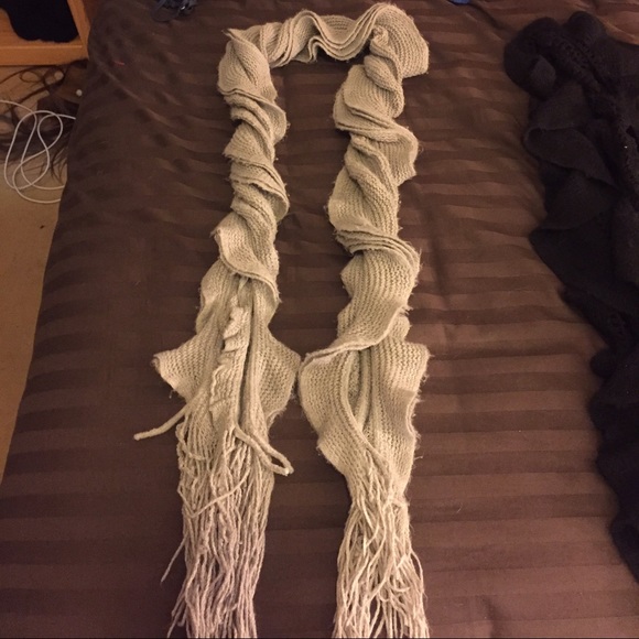 Scarfs - Picture 2 of 3