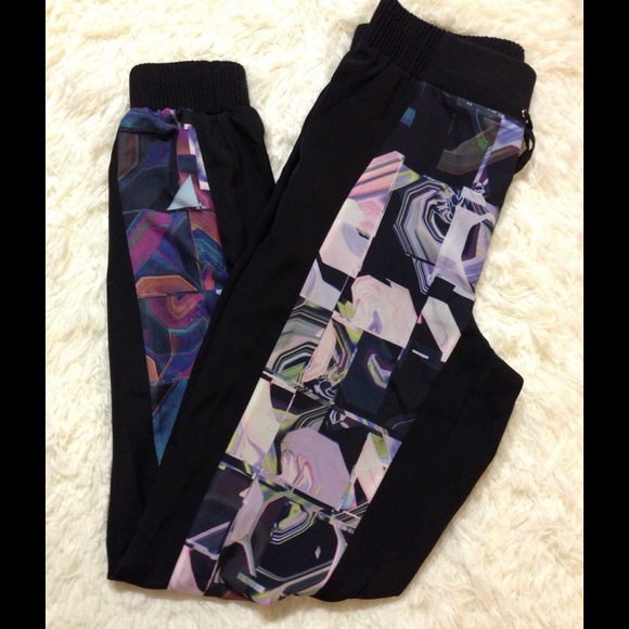 📌SOLD📌 TED BAKER Geo Print Joggers Pants - Picture 2 of 4