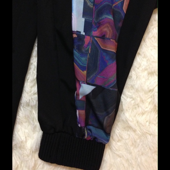 📌SOLD📌 TED BAKER Geo Print Joggers Pants - Picture 4 of 4