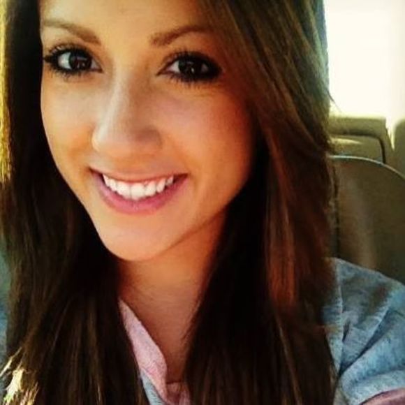 Meet your Posher, Becca - Picture 1 of 1