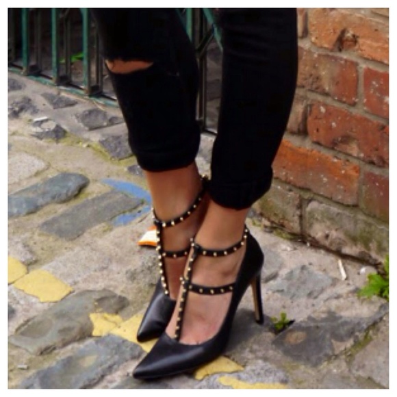 Banana Republic Shoes - 🎉HP🎉 BR Adelia T-Strap Studded Cage Heels