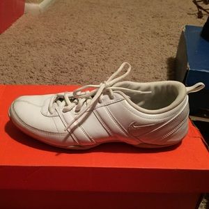 Nike cheerleading shoe