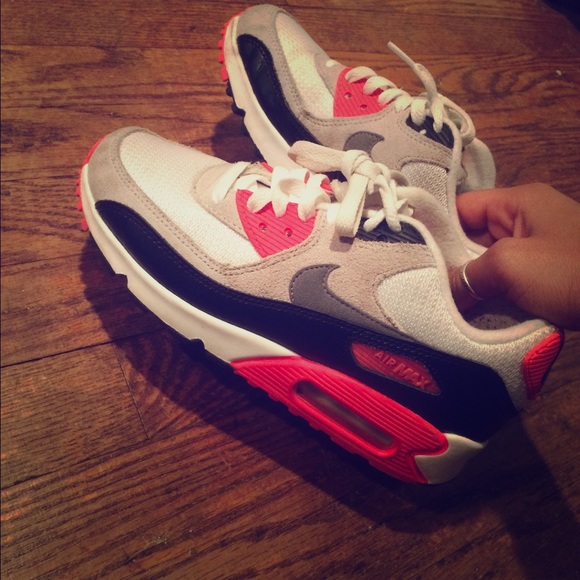 Nike sneakers! - Picture 1 of 3