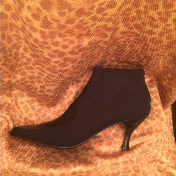 ⚡️FLASH SALE⚡️Donald J Pliner Booties