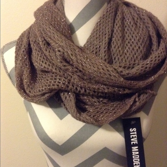💚Scarf Sale💚Steve Madden infinity scarf! NWT!