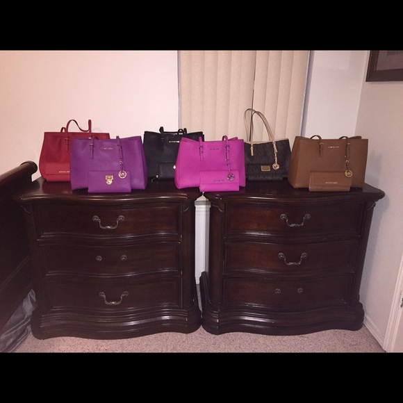 MICHAEL KORS COLLECTION FEATURING THE TRAVELERS