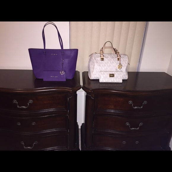 MICHAEL KORS COLLECTION THE GRAYSON AND ZIP TOTE
