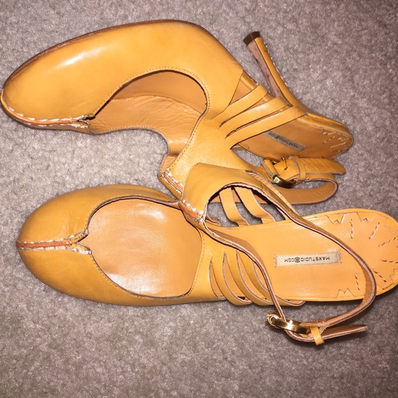 Max studio heels