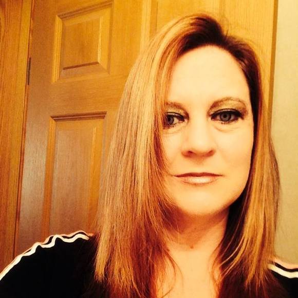 Meet your Posher, Crystal