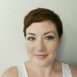 Meet your Posher, Hilary