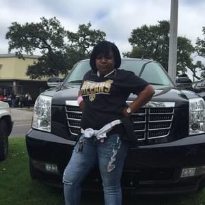 Meet your Posher, Dionne