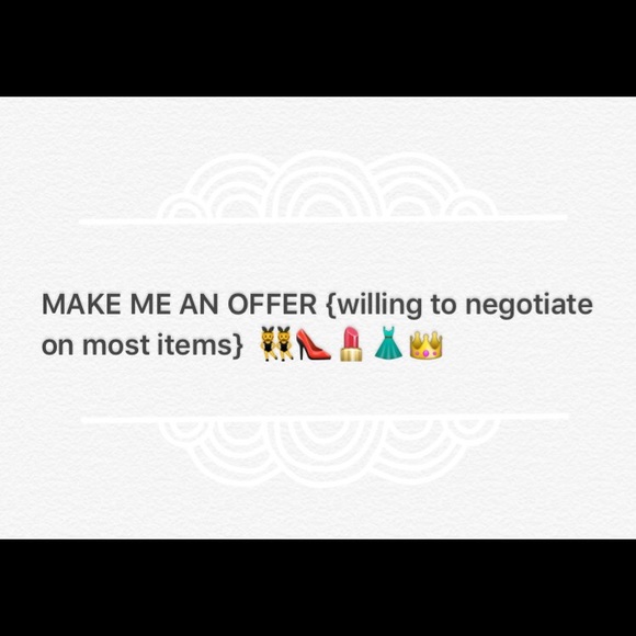 Make me and offer!!! 👛💄💚