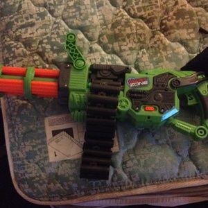 Dart machine gun