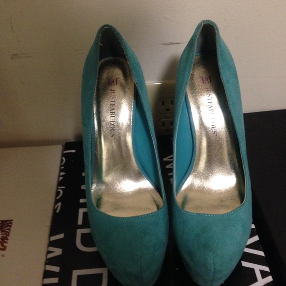 Pumps - Picture 2 of 3