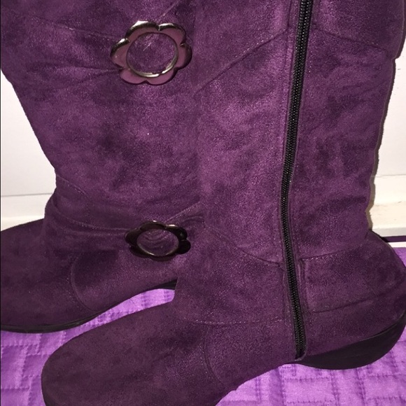 purple long boots. - Picture 2 of 3