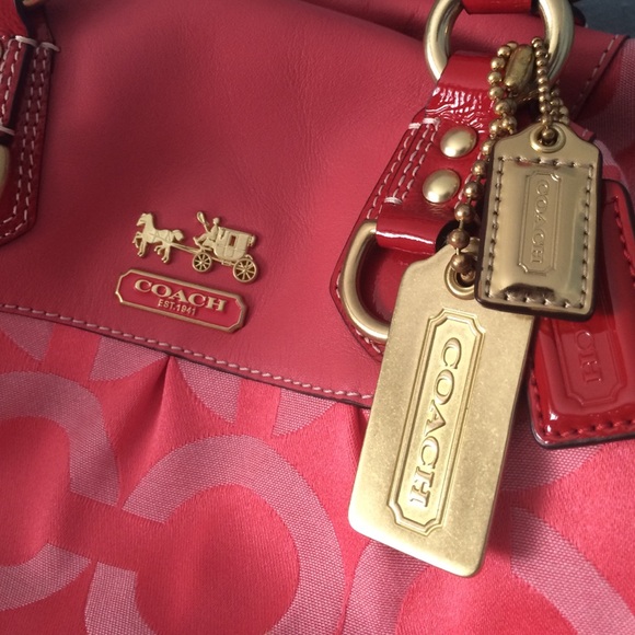Fun melon Coach bag!! - Picture 2 of 4