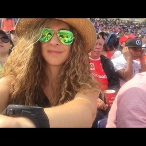 Meet your Posher, Daniela