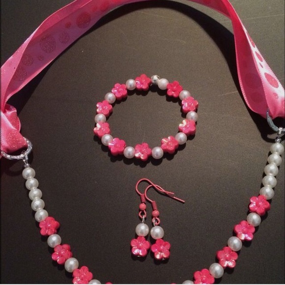 Bracelets - Picture 4 of 4