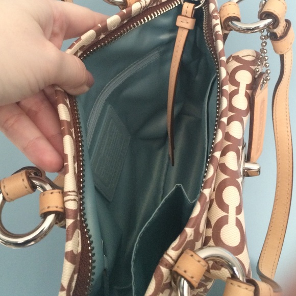 Fun Coach bag! - Picture 3 of 3