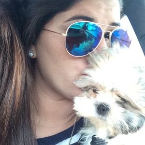 Meet your Posher, Brittney