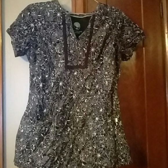Scrub top