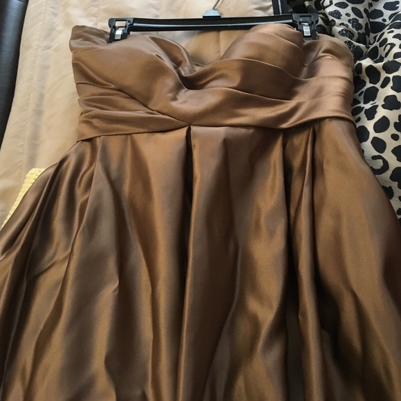 Formal knee length dress - Picture 1 of 2