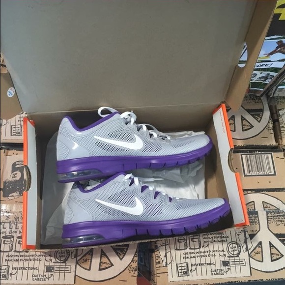 Nike Shoes - Women's Nike shoes