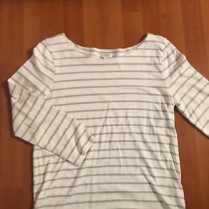 Gray and white 3/4 sleeve