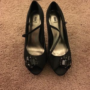 Black/glittery heels size 8