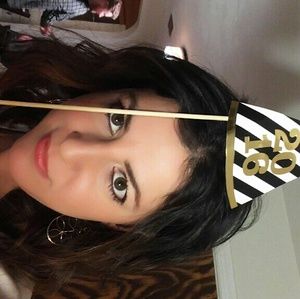 Meet your Posher, Desiree