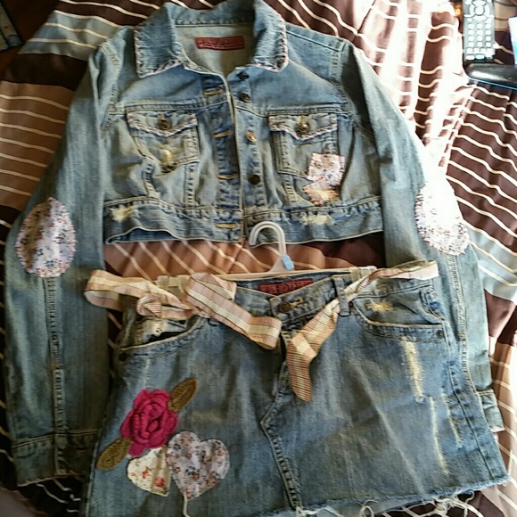 Super cute denim mini skirt set