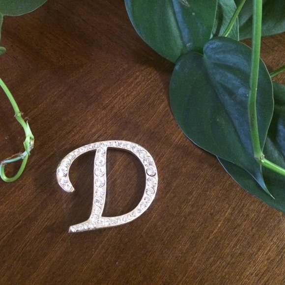🌟Monogram "D" fashion pendant💫
