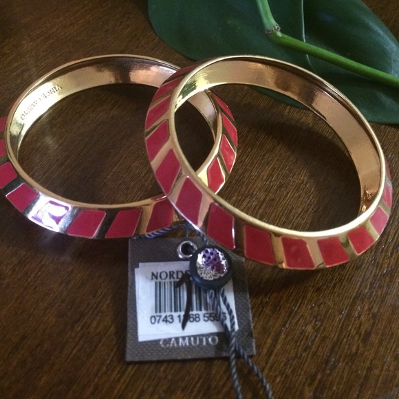 ✨AUTHENTIC VINCE CAMUTO CHEVRON BANGLE BRACELETS✨