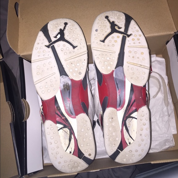 Jordan Bugs Bunny 8's - Picture 3 of 4