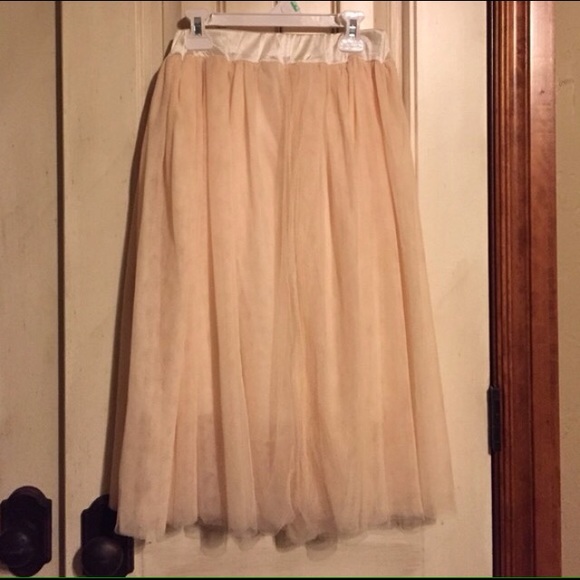 Cream colored Tutu! 🌟