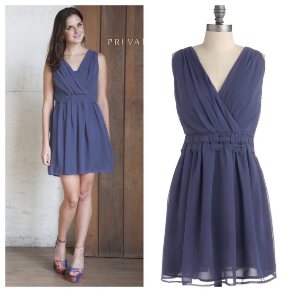 • Modcloth • "Rushes and Flags" Dress - Picture 1 of 4