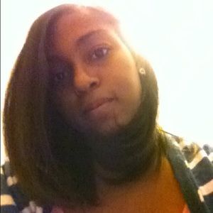 Meet your Posher, Lea