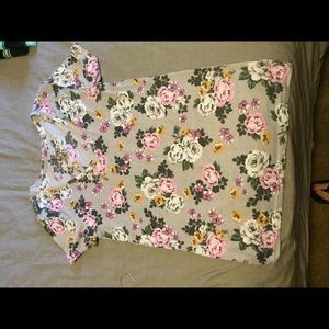 Nollie floral top size L