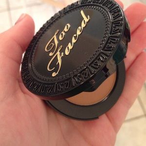 Too Faced matte bronzer