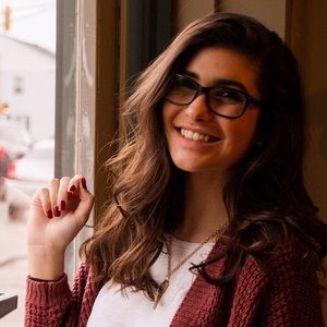 Meet your Posher, Savannah