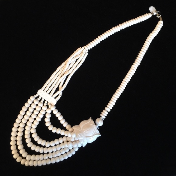 Vintage necklace of ivory and bone - Picture 1 of 4