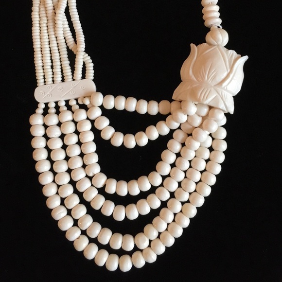 Vintage necklace of ivory and bone - Picture 2 of 4